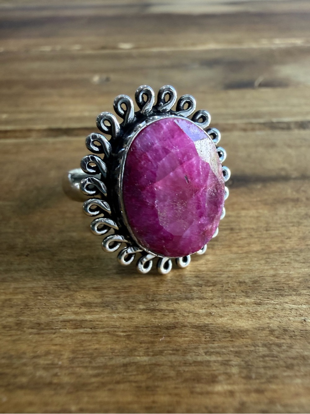 Ruby Stone Crystal Gemstone Ring Size 8.5 Silver 925 Plated Vintage Boho Gypsy - Picture 2 of 4